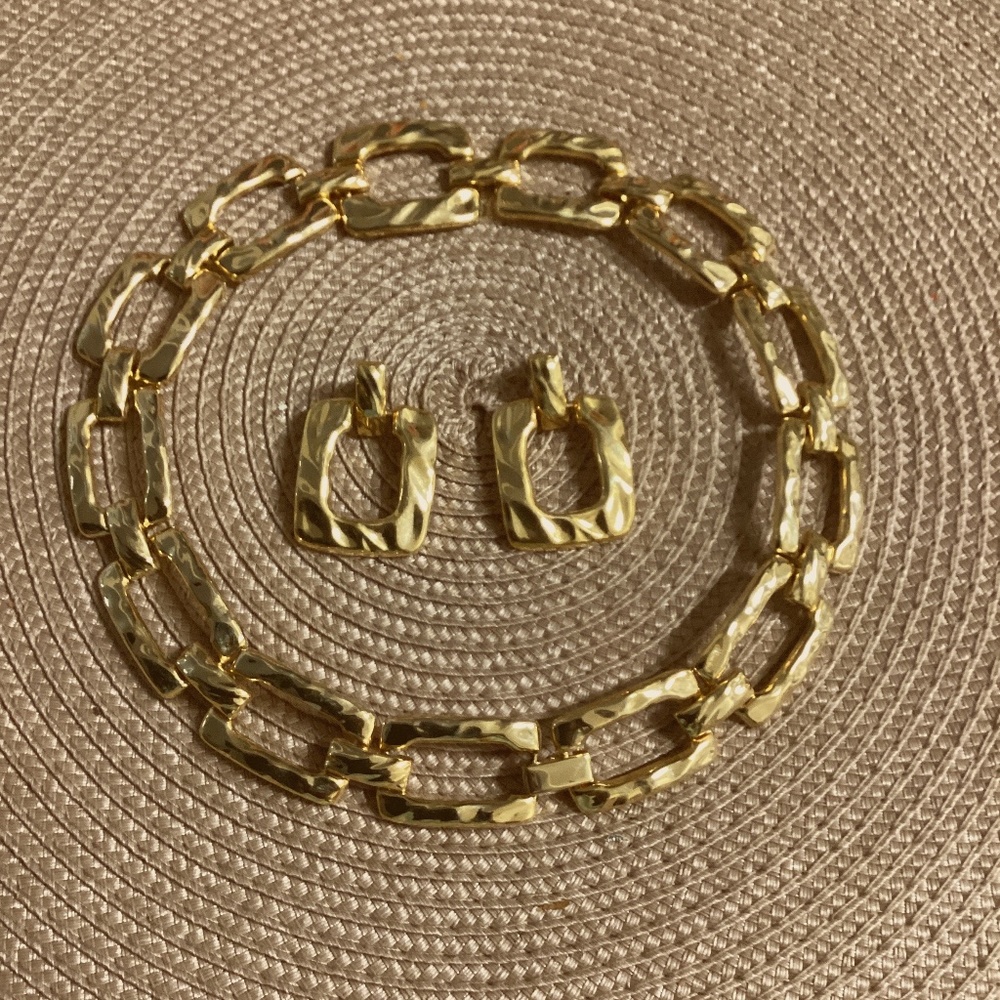 Vintage Women’s Necklace Earring Set